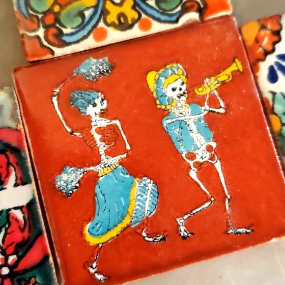 Lot (4) Mexico Skeleton💀Day of Dead Dancing Band Talavera 2" Tiles - Picture 2 of 7